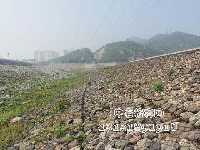 護(hù)坡格賓石籠價格咨詢電話13131891918 護(hù)坡格賓石籠價格咨詢電話13131891918